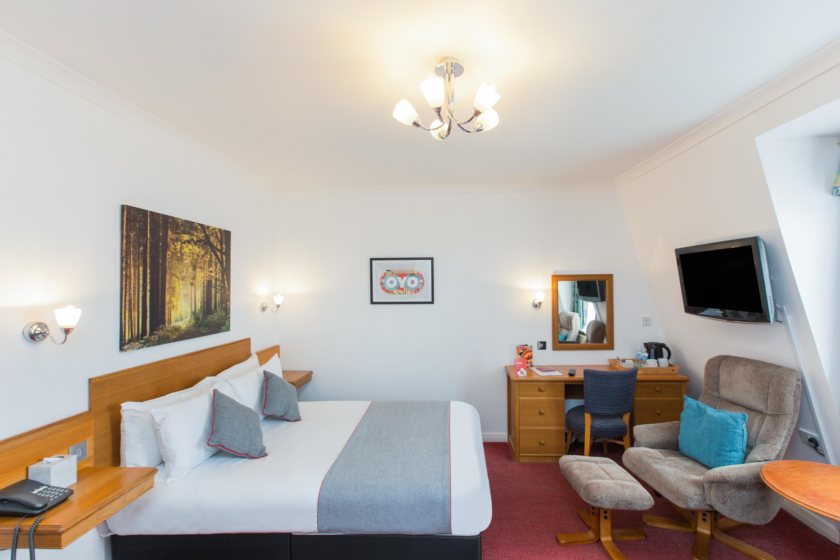 Oyo Stade Court Hotel Hythe  Exterior photo