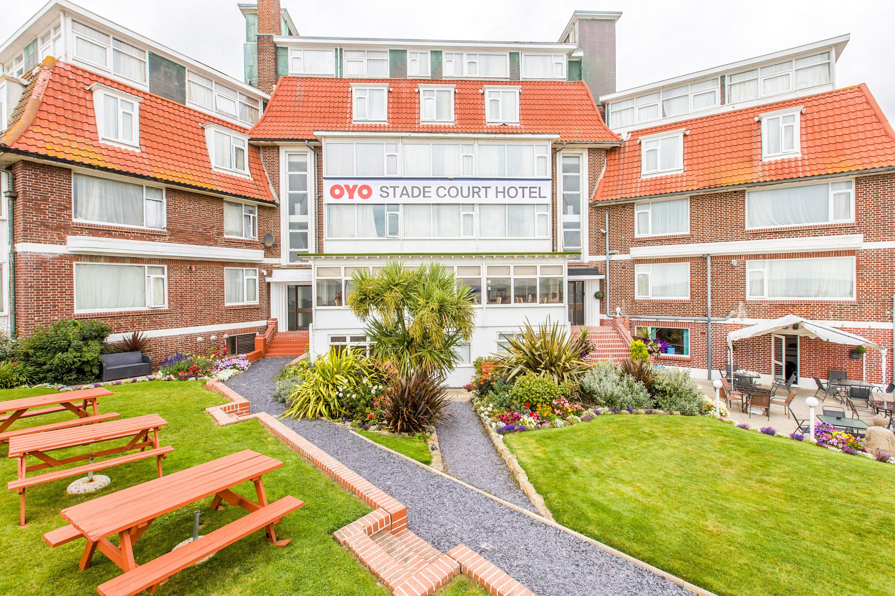 Oyo Stade Court Hotel Hythe  Exterior photo