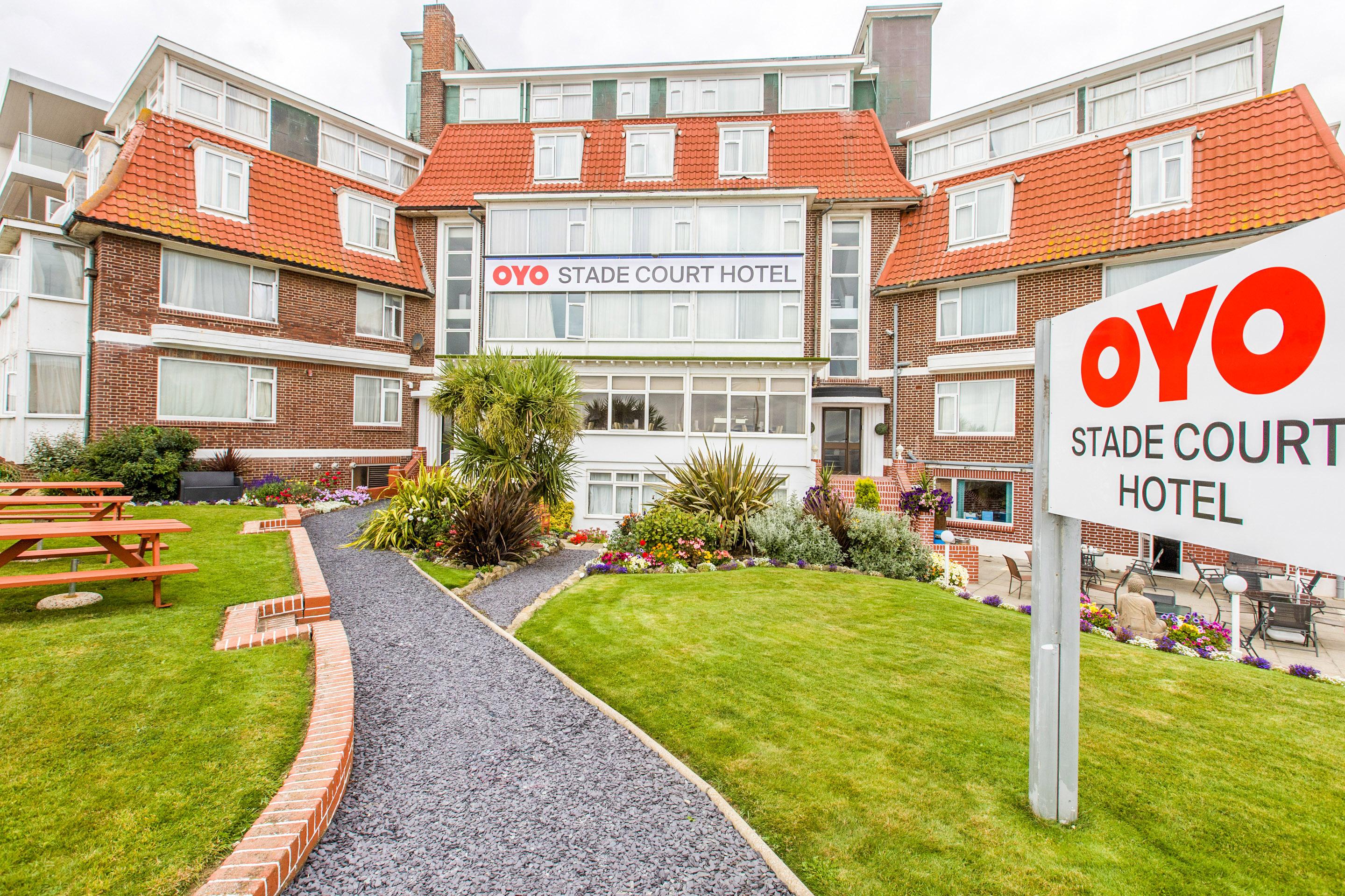 Oyo Stade Court Hotel Hythe  Exterior photo