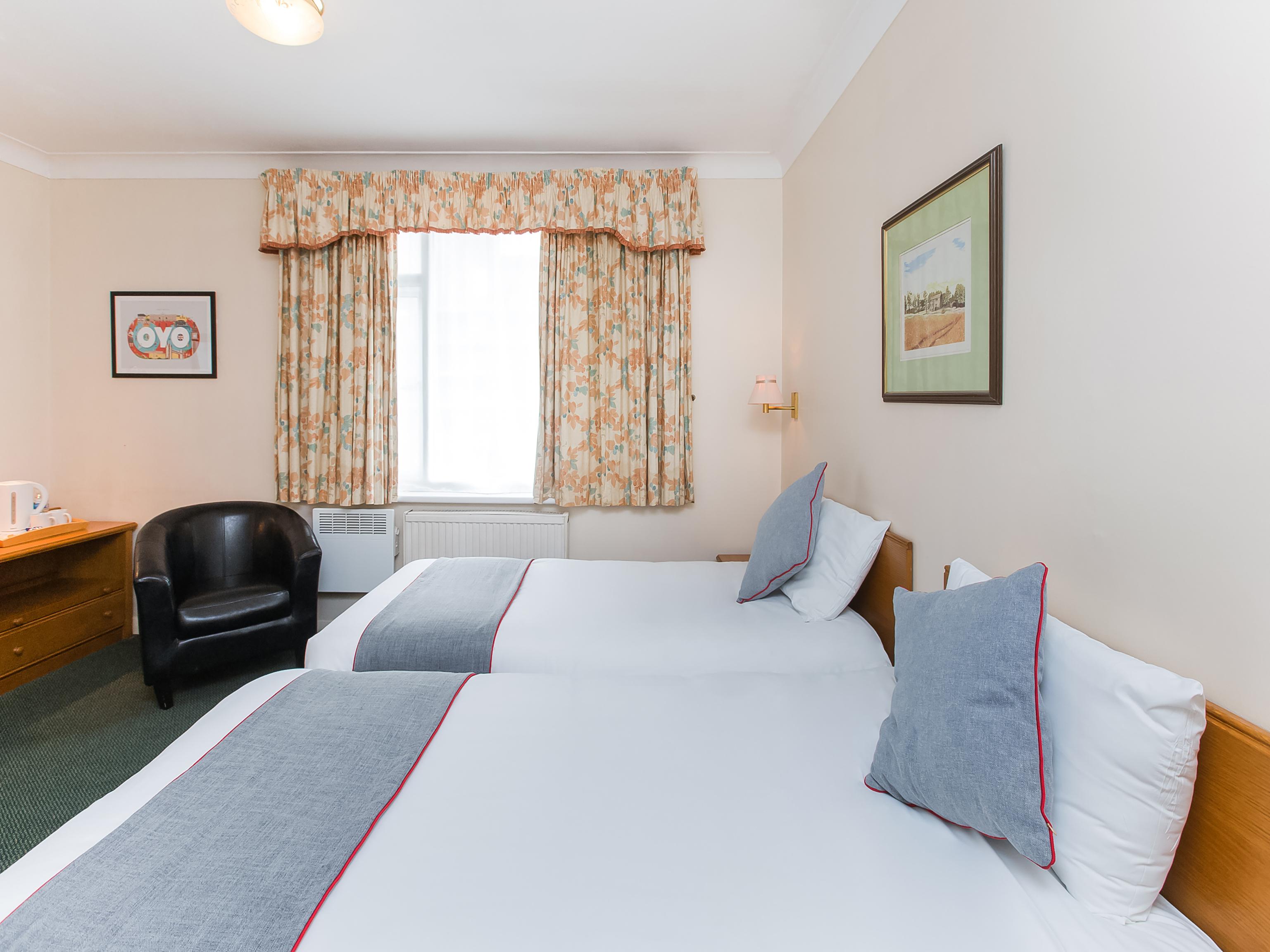 Oyo Stade Court Hotel Hythe  Exterior photo