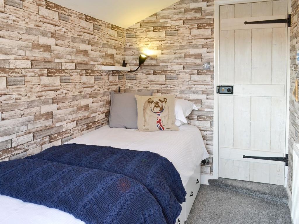 Oyo Stade Court Hotel Hythe  Room photo