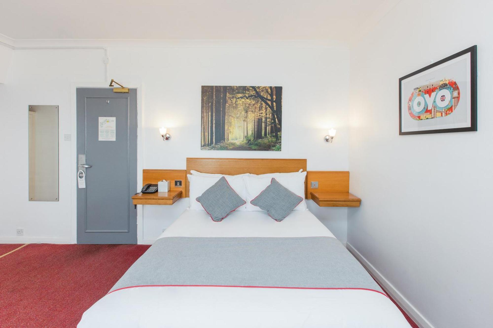 Oyo Stade Court Hotel Hythe  Exterior photo