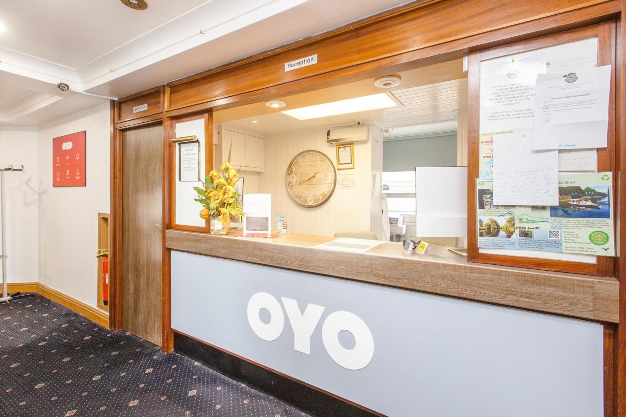 Oyo Stade Court Hotel Hythe  Exterior photo