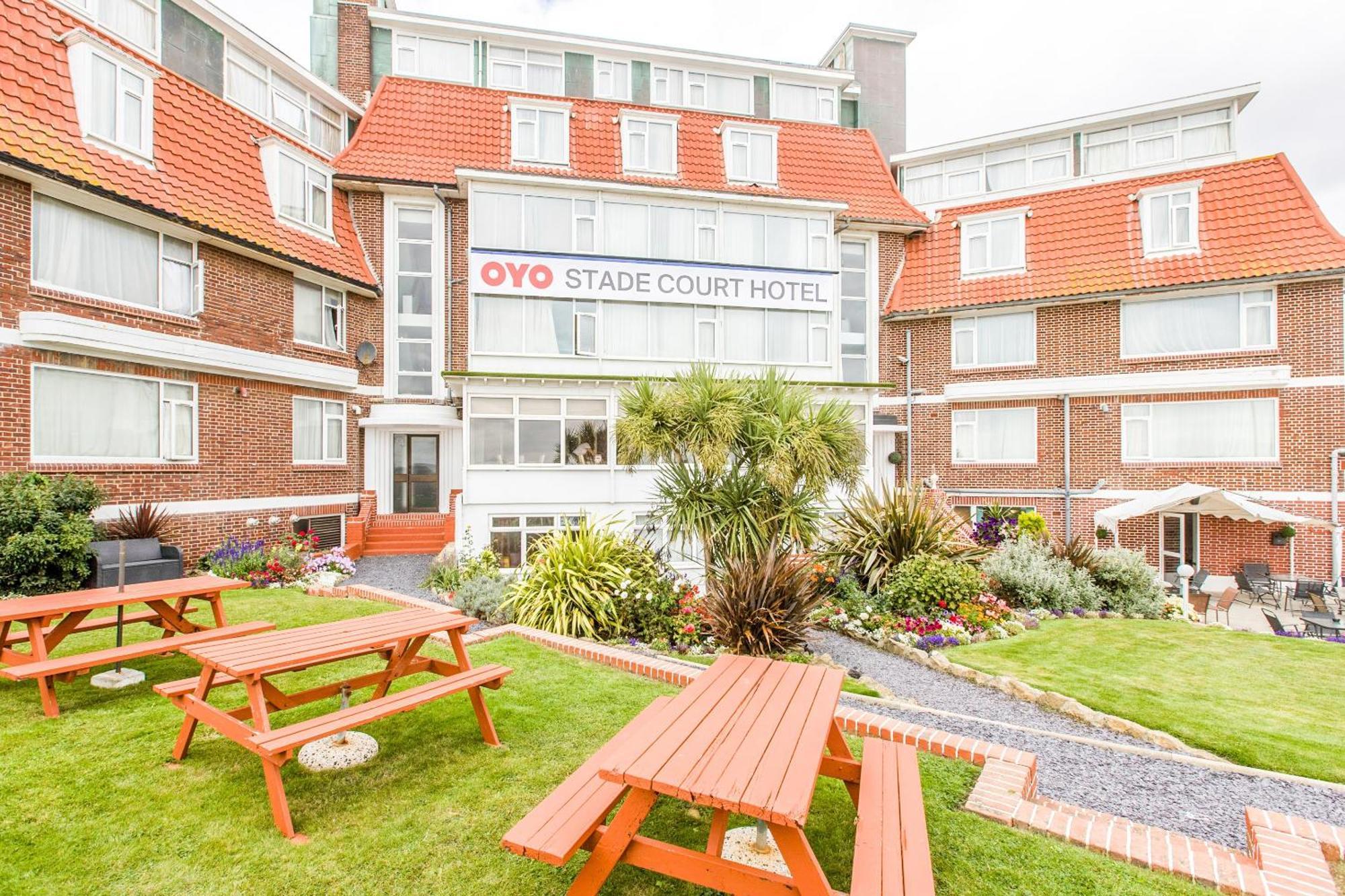 Oyo Stade Court Hotel Hythe  Exterior photo